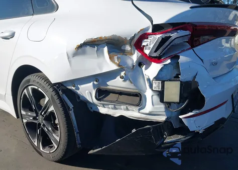 2022 Kia K5 Gt-Line z USA, uszkodzony, nr VIN 5XXG64J20NG101680